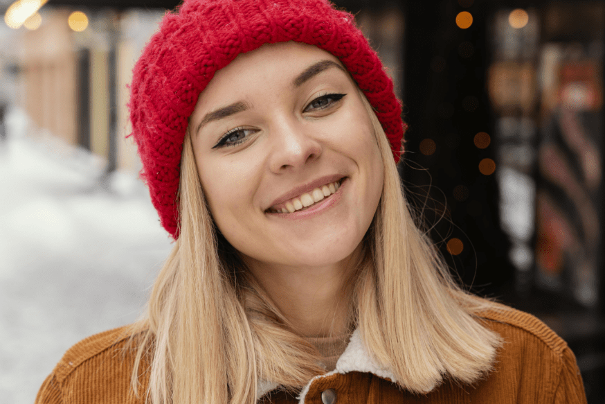 portrait-smiley-woman
